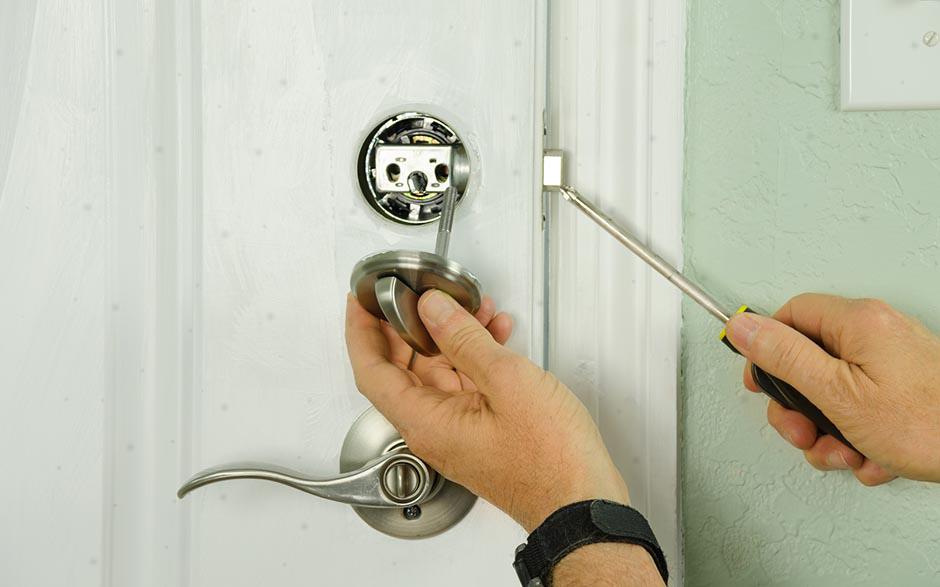 ouverture de porte claquée serrurier Nanterre